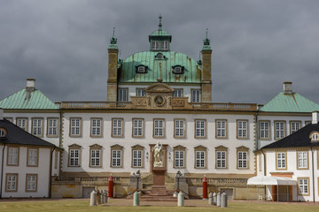 Fototapeta na wymiar Fredensborg castle on Danmark