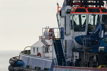 TUGBOAT  - The auxiliary ship is sailing out to the sea © Wojciech Wrzesień