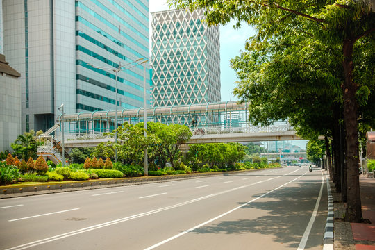 daytime atmosphere on thamrin street jakarta