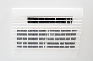 バスルームの換気乾燥機