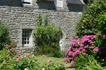 Fototapeta na wymiar Maison de pierre bretonne
