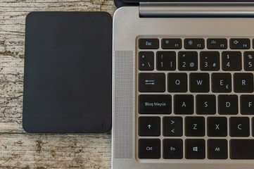 Technological objects in a table.