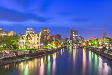 Fototapeta na wymiar Hiroshima, Japan skyline and Atomic Dome