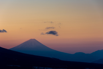 車山から見た朝焼けと富士山