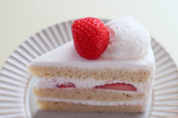 真っ赤な苺のショートケーキ