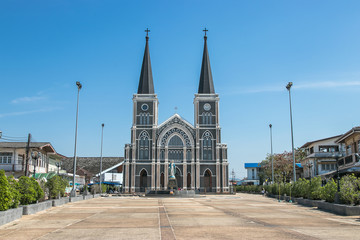 Naklejka premium CHANTHABURI, THAILAND - JAN14, 2018: People travel to visit at catholic Church in Chanthaburi Thailand.