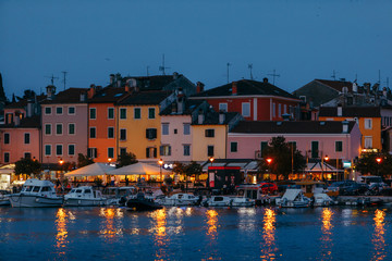 Obraz premium twilight in rovinj city in croatia