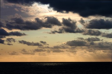 Wolken am Abendhimmel über der Nordsee