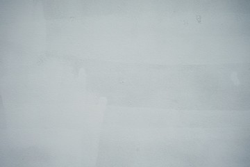 Primed painted walls, white cement (construction phase)