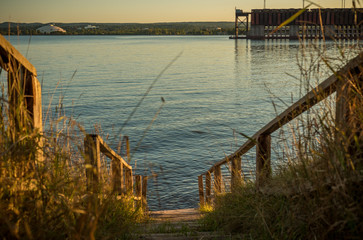 trail to lake front