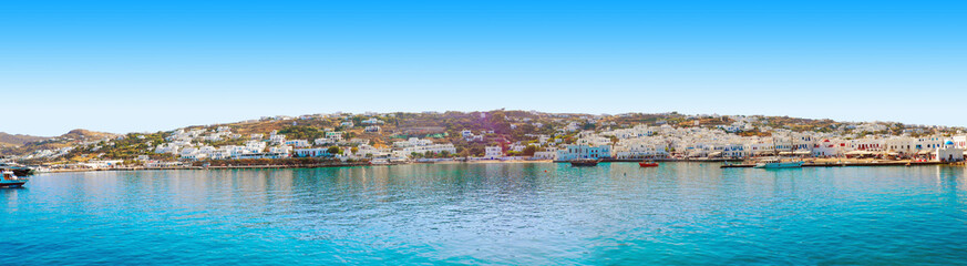 Obraz premium panoramic view of the port of Mykonos, the famous Greek island of Cyclades in the heart of the Aegean Sea