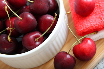 A plate of ripe cherry berries