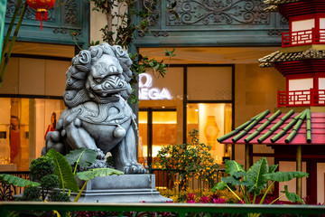 chinese lion statue