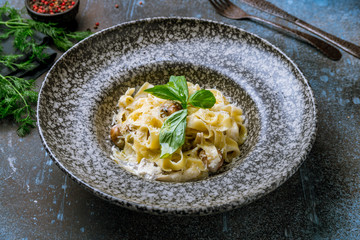 fettuccine with porcini mushrooms and basil