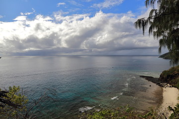 Ciel harmonieux, plage colorée
