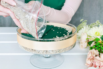 How to make floral decorations on summer party table. Centerpiece with rose, dahlia and hortensia flowers