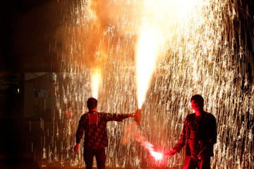 東海道宿場町国府、夏祭りの手筒花火