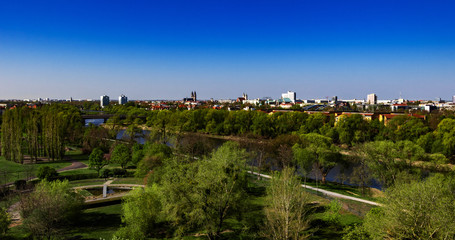 Fototapeta na wymiar Magdeburg Panoramablick vom Jahrtausendturm