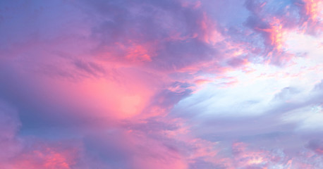 Fototapeta na wymiar 4k purple florida sky