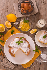 Obraz na płótnie Canvas Cake with lemon cream filling.