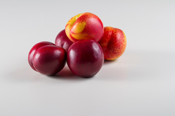 still life: food, composition of peaches