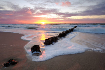 Obrazy na Szkle  Zachód słońca na wybrzeżu Morza Bałtyckiego,Kołobrzeg,Polska.