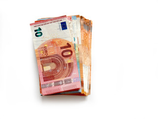 Euro Geldscheine isoliert auf weißem Hintergrund