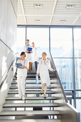 Gruppe Ärzte und Krankenschwestern als Team