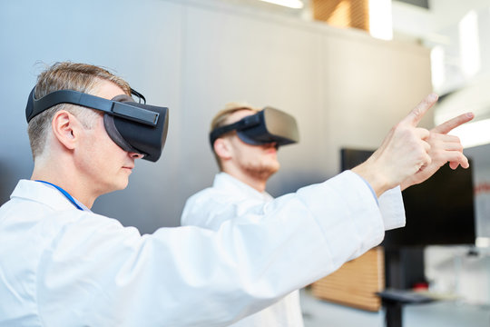 Ärzte trainieren mit der Virtual Reality Brille