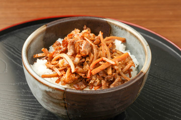 牛肉の金平丼