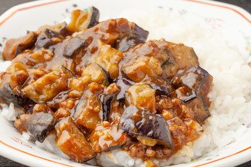 麻婆茄子丼