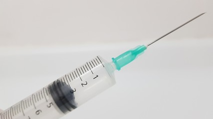 Handling disposable syringe