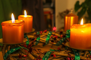 Vorbereitungen auf die Adventszeit - Adventkranz