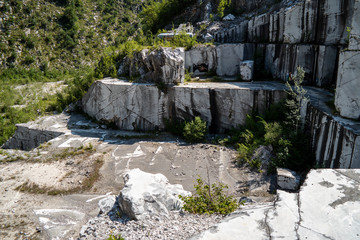 Fototapeta na wymiar abandoned marble quarry in Tuscany