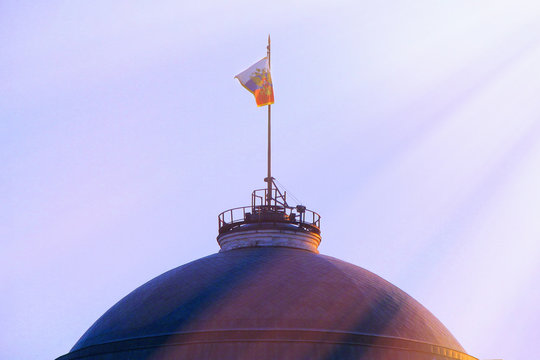 Flag Seen From Red Square. Office Of President In Senate Palace. Presidential Administration, Pantheon Of Russia. Kremlin Senate - Top Floor, Roof.