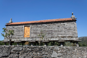 Fototapeta na wymiar Traditional galician hórreo.