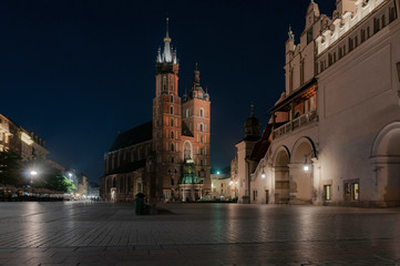 Fototapeta na wymiar St. Mary's Basilica in Krakow