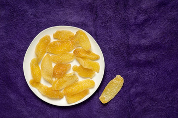 crystallized ginger slices