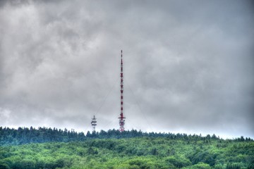Sender, Grundnetzsender, Klet, Rundfunk, Radio, Fernsehen, DVB-T, DVB-T2, Antenne, VHF, UHF, Richtfunk, Sendemast, Gittermast, Dipol, Funkturm, Schöninger, Blansker Wald, Wald, Aussichtsberg, Warte, T
