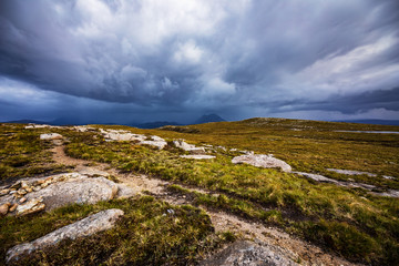 Fototapeta na wymiar Beautiful scenic landscape of Scotland nature with beautiful evening cloudy sky.