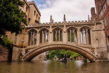 UK, Cambridge - August 2018: St John's College, Punting below the Bridge of Sighs