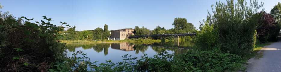Fototapeta na wymiar Mülheim an der Ruhr - Blick auf das Wasserkraftwerk Kahlenberg