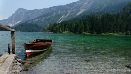 Boot und Bergsee