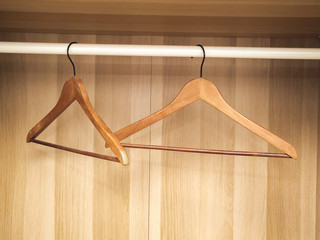 Zwei kleiderbügel