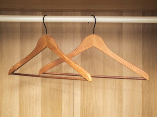  zwei kleiderbügel