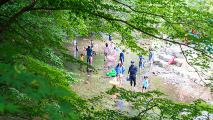 순창 강천산군립공원 계곡의 피서객 © sephoto