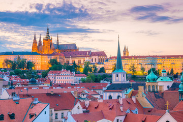 Obraz premium Prague city skyline with Prague Castle in Czech Republic