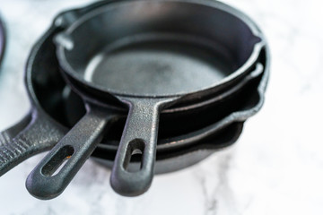 Cast iron frying pan