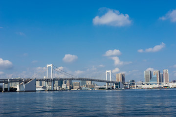 Fototapeta na wymiar 夏空の東京レインボーブリッジ