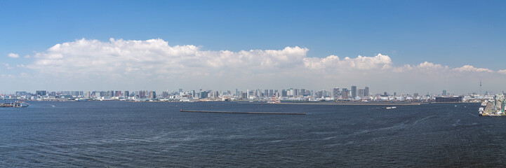 Fototapeta na wymiar 東京ゲートブリッジから見た東京湾